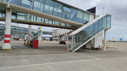 华为首款三折叠屏手机Mate XT非凡大师发布，售价19999元起