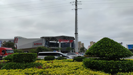 华为首款三折叠屏手机Mate XT非凡大师发布，售价19999元起