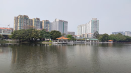 华为首款三折叠屏手机Mate XT非凡大师发布，售价19999元起